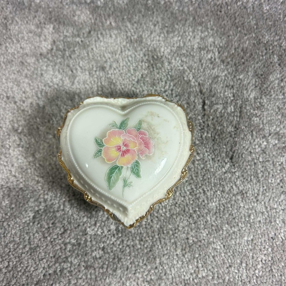 Heritage House Music Box Cream Heart Floral Love Me Tender Porcelain small